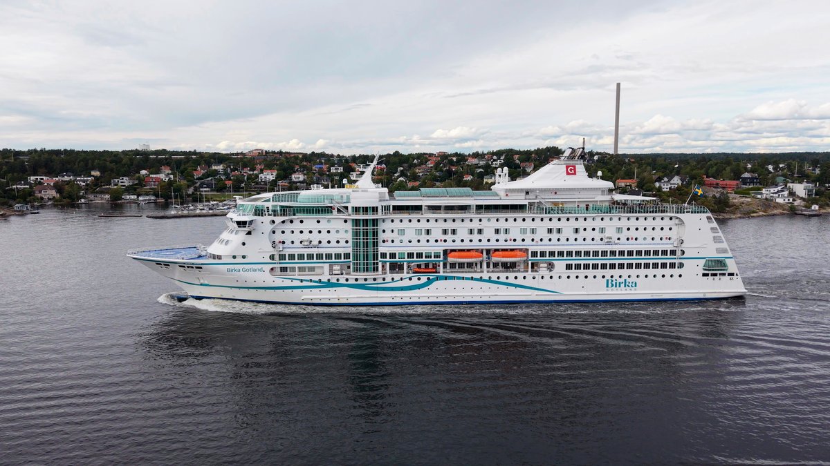 Kryssningsfartyget Birka i farleden